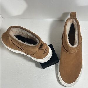UGG woman’s Brown Suede Boots